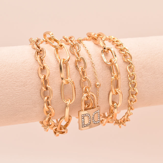 Trio de Pulseras Ajustables con Dijes y Circonia Baño de Oro 18K