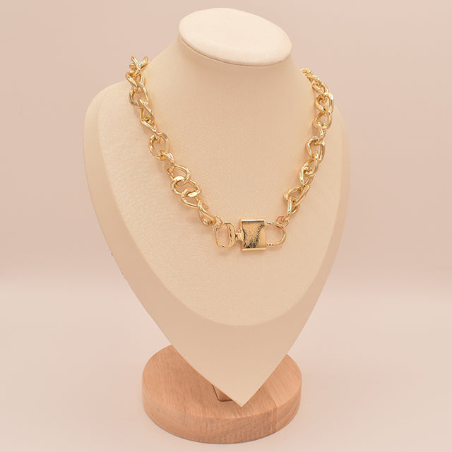 Collar de Eslabones Grandes con Dije Candado Baño de Oro 18k Dorado