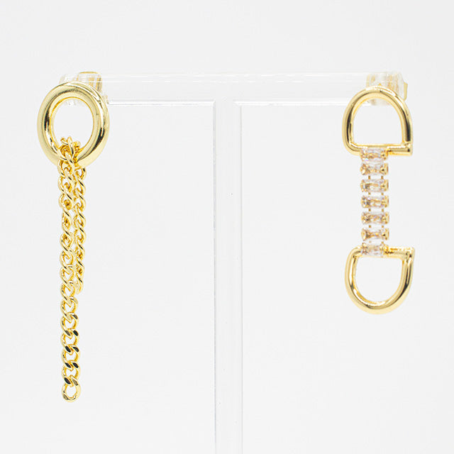 Pendientes Asimétricos Dorados con Cadenas y Cristales