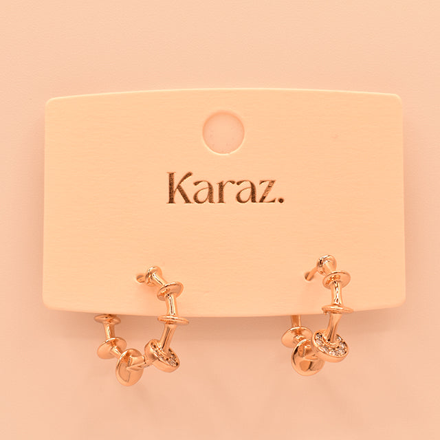 Aros Karaz con Detalle Texturizado y Brillo Sutil