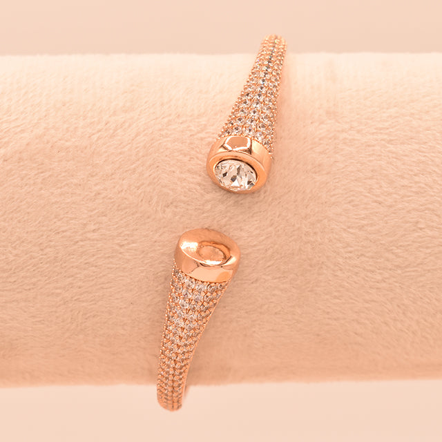 Pulsera Brazalete Abierto con Circonitas y Baño de Oro Rosa
