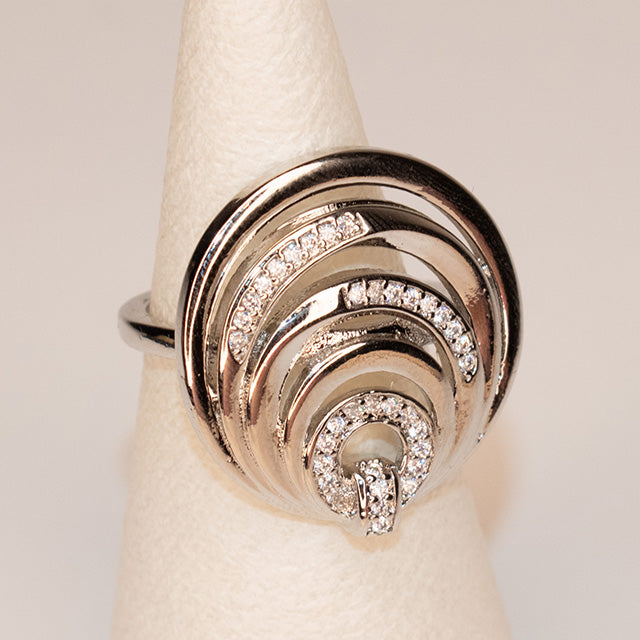 Anillo Espiral Radiante Plateado con Circonitas