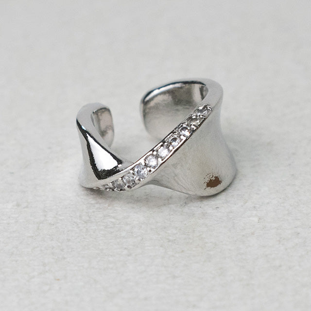 Ear Cuff Cruzado con Circonitas