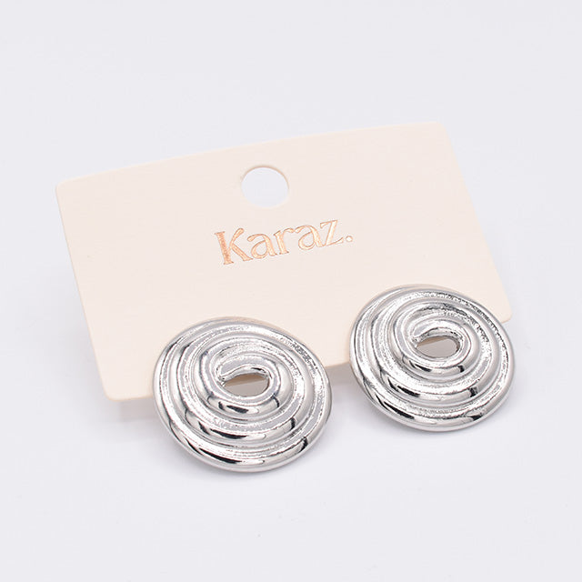 Aretes Espiral Plateados Karaz: Diseño Moderno y Chic