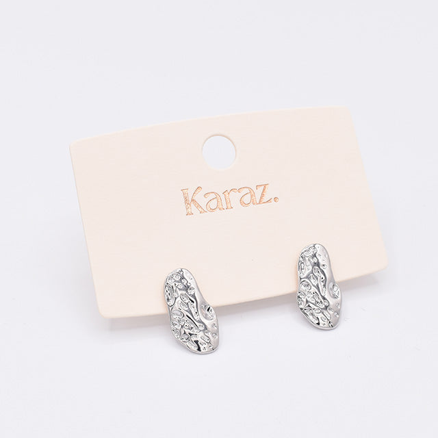 Aretes Plateados Irregulares Karaz