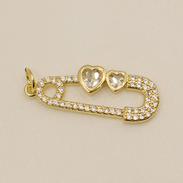 Dije Clip Dorado con Brillantes y Corazones