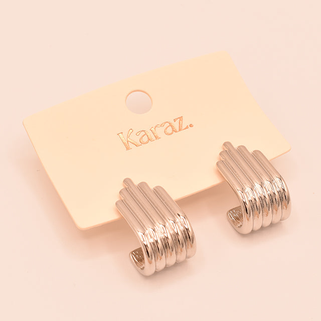 Aretes Plateados Acanalados Estilo C