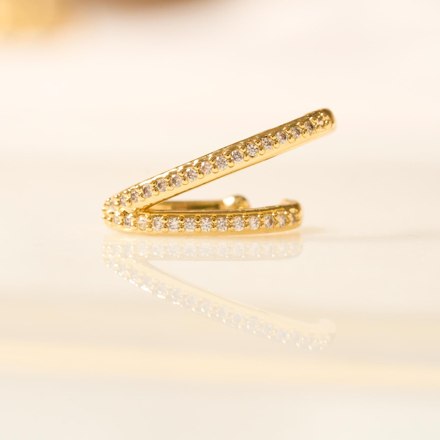 Earcuff Doble Laminado en Oro con Circonitas Brillantes