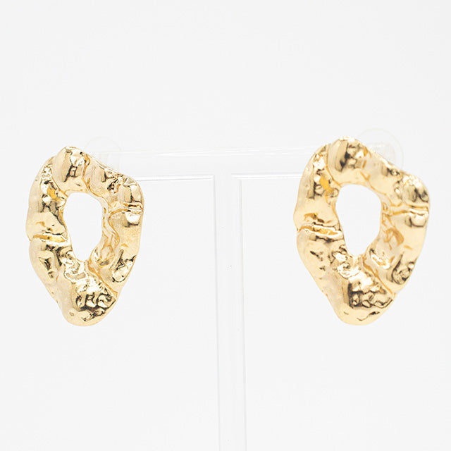 Aretes Dorados de Diseño Orgánico