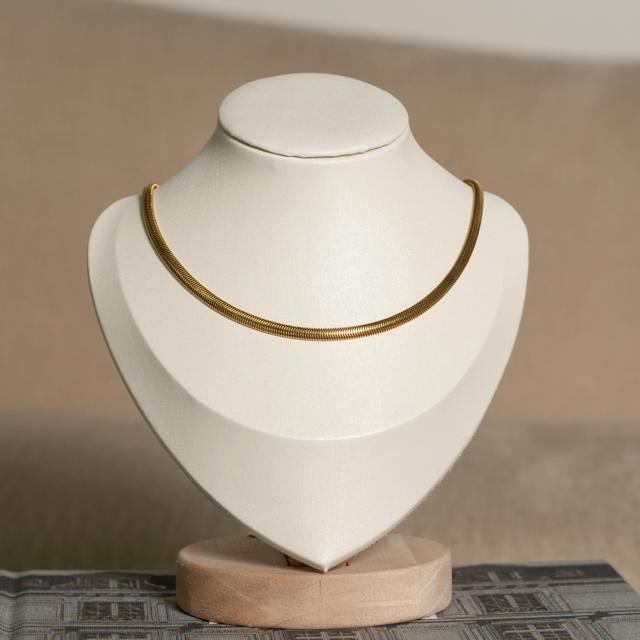 Collar Serpentino Dorado Elegante
