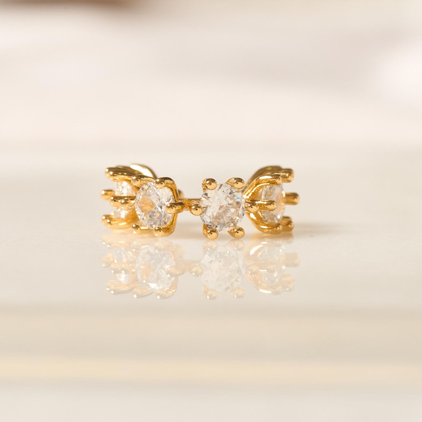Earcuff de Oro Laminado con Circones Grandes