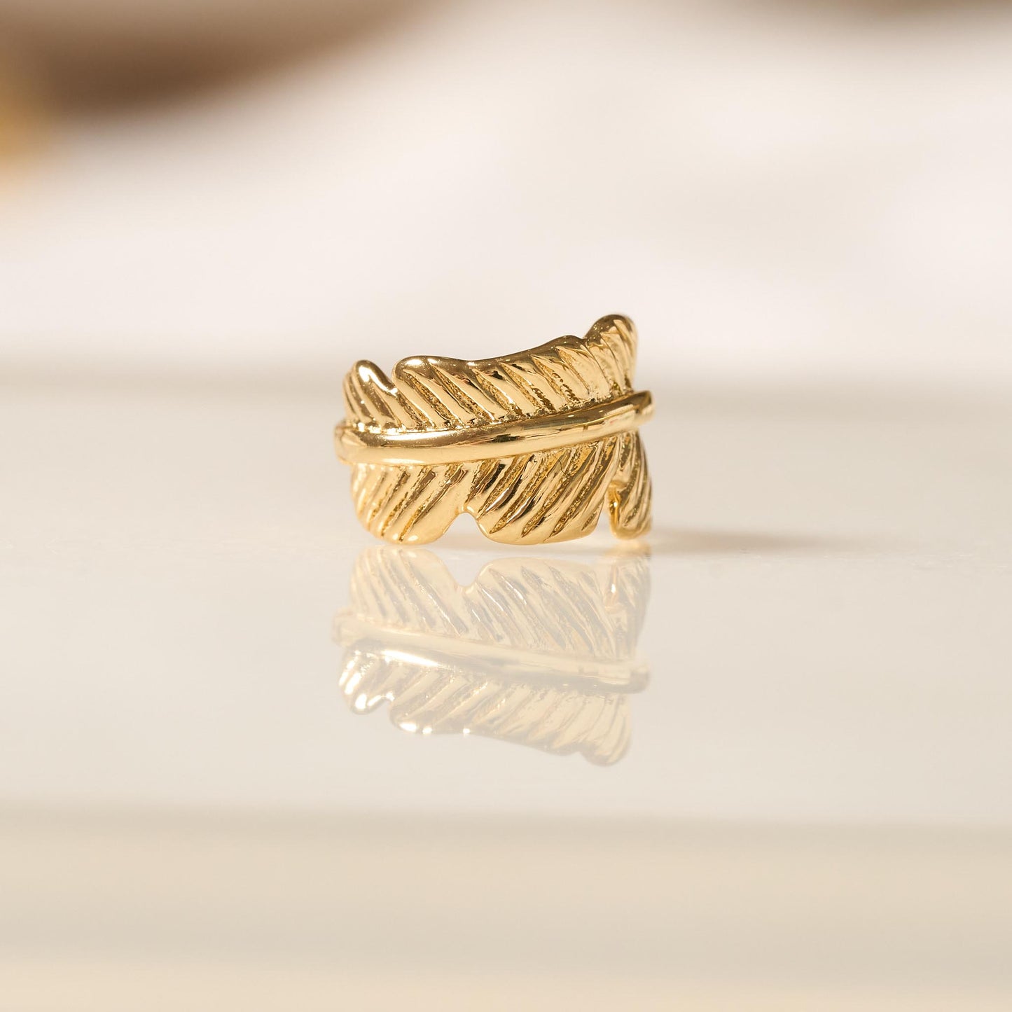 Earcuff Oja Pluma Dorada