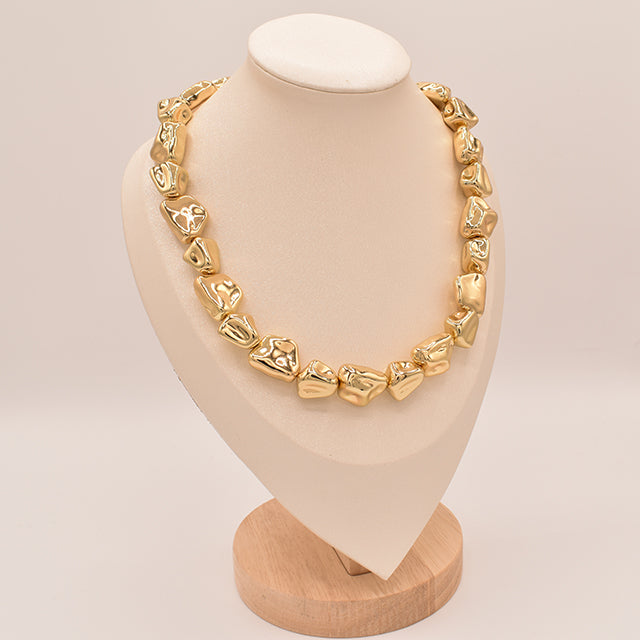 Collar Escultórico Piedra Fundida Baño de Oro 18K