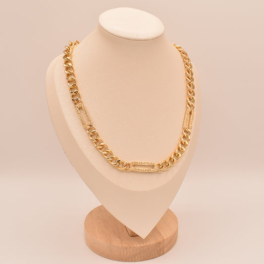 Collar de Eslabones y Herraduras Baño de Oro 18K