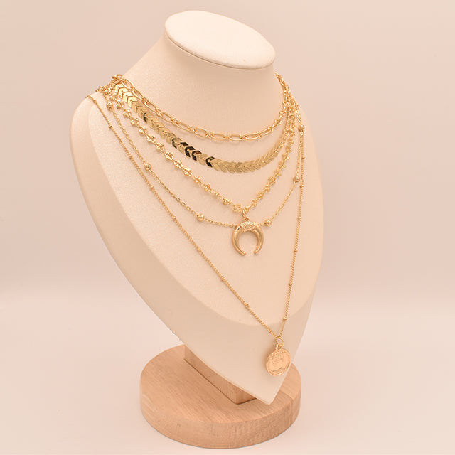 Collar Quíntuple Variado con Dijes Luna y Moneda Baño de Oro 18K