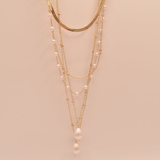 Collar Quintuple de Perlas y Cadenas Baño de Oro 18k