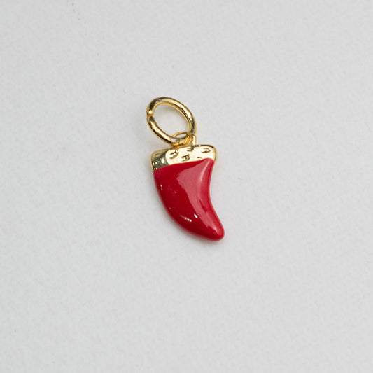 Dije Mini Chili Liso: Tu Amuleto de la Suerte Personalizado