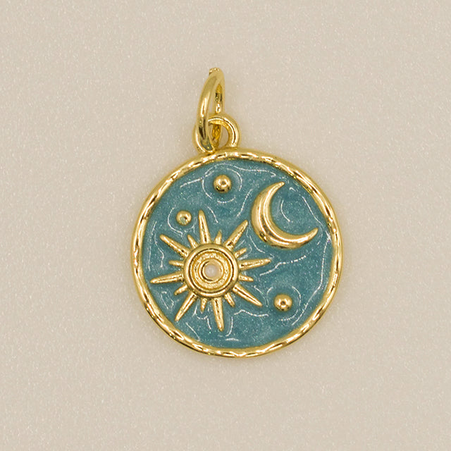 Dije Sol y Luna Celestial con Fondo Turquesa