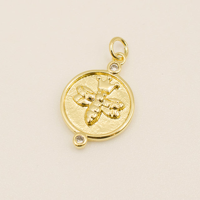 Dije Abeja Reina con Corona y Circonia Dorada