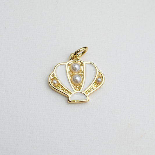 Dije Concha con Perlas y Esmalte Blanco