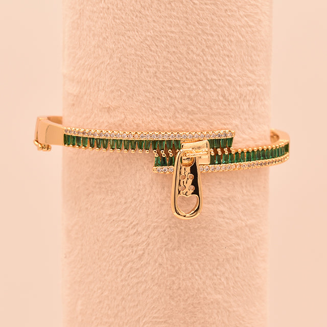 Pulsera Zipper Esmeralda: Desliza la Elegancia