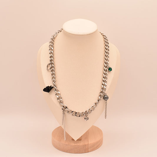 Collar Cadena Eslabones con Charms Asimétricos
