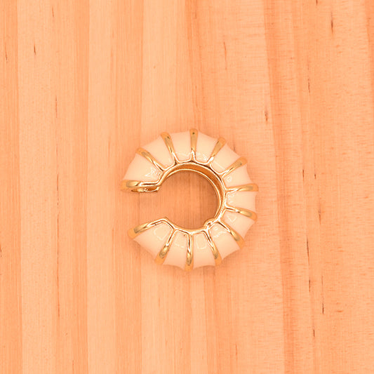 Earcuff Elegancia Crema Dorada
