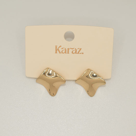 Aretes Dorados de Forma Orgánica Karaz