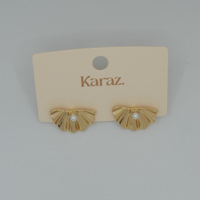Aretes Concha Dorados con Perla