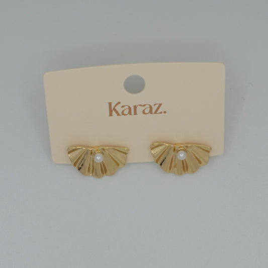 Aretes Concha Dorados con Perla