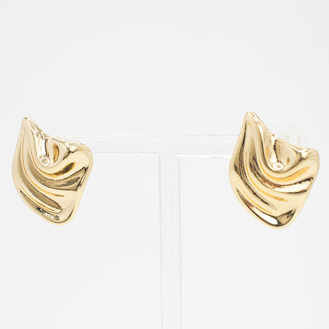 Pendientes Dorados de Diseño Fluido