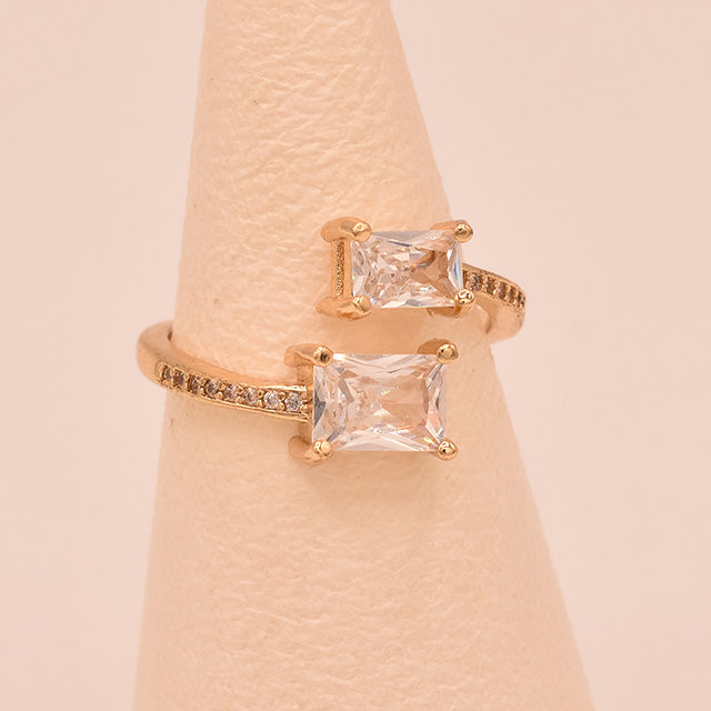 Anillo Doble Piedra Rectangular Dorado