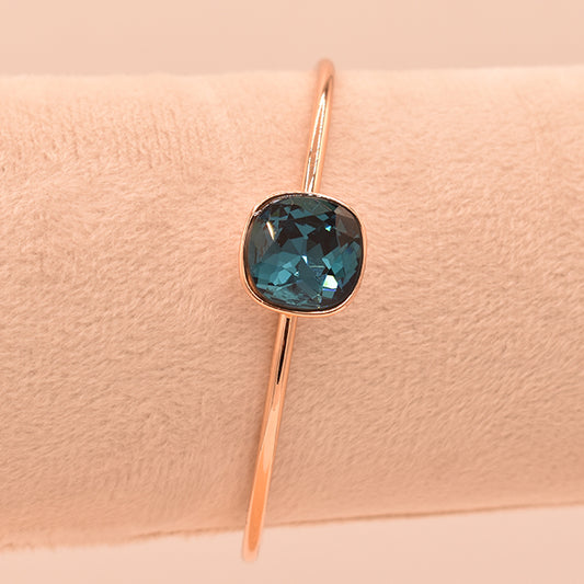Pulsera Aura: Elegancia Minimalista con Cristal Teal