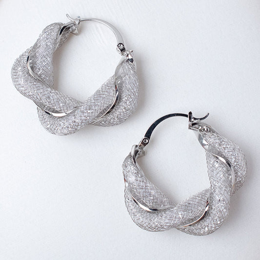 Aretes Trenzados de Malla Plateada | Elegancia Moderna