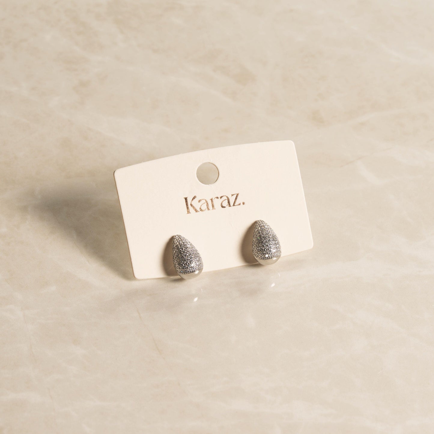 Aretes Plateados Brillantes Karaz
