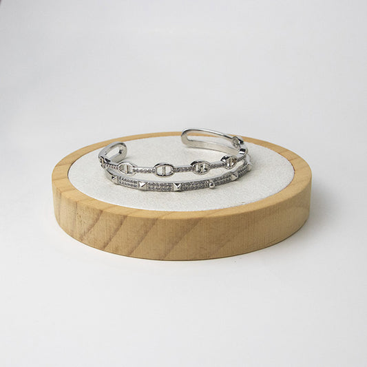 Brazalete Cuff Doble Diseño con Tachuelas y Cristales