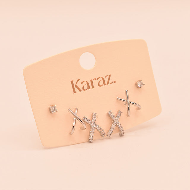 Set de Pendientes X y Topos Brillantes: Elegancia Plateada