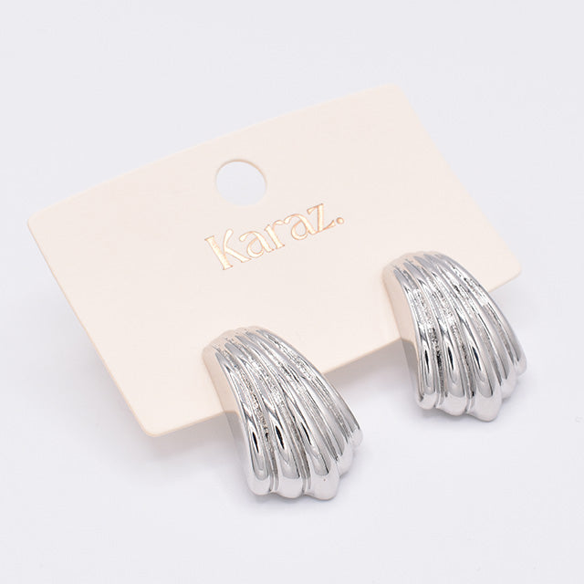 Aretes Plateados Acanalados Karaz