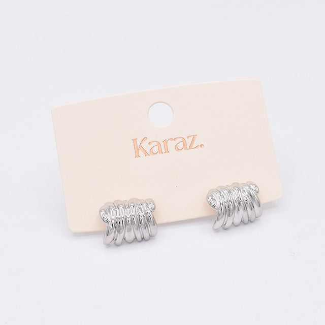Aretes Plateados de Diseño Envolvente Karaz