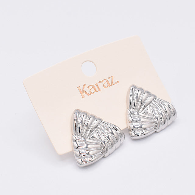 Aretes Esculturales Plateados con Textura Plegada