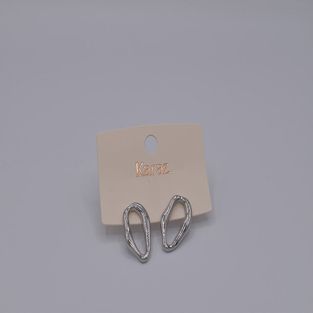 Aretes Plateados de Formas Orgánicas Karaz