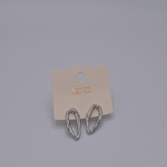 Aretes Plateados de Formas Orgánicas Karaz