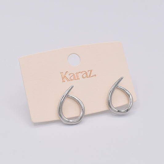 Aretes Plateados Diseño Minimalista Karaz.