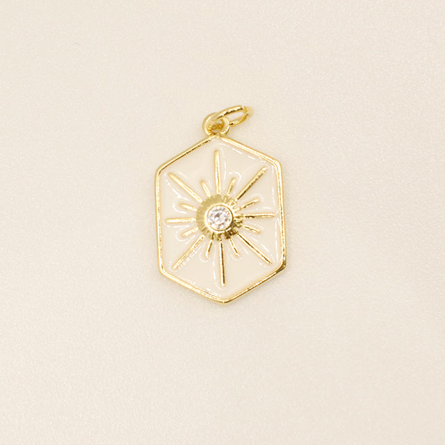 Dije Sol Radiante con Circonia y Esmalte Blanco
