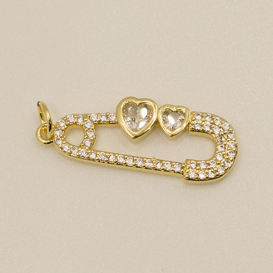 Dije Clip Dorado con Brillantes y Corazones