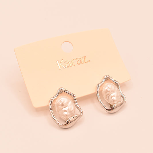 Aretes Irregulares Plateados con Perla Barroca