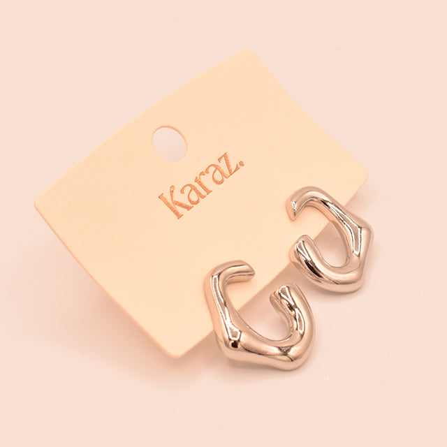 Aretes Plateados de Diseño Orgánico