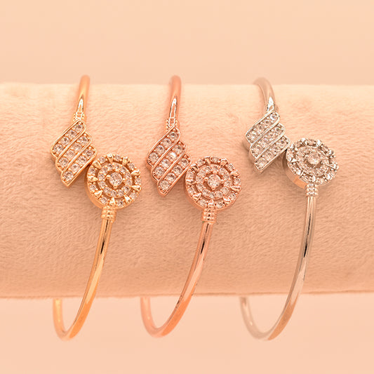 Pulsera Abierta Brillante con Detalles de Circonitas