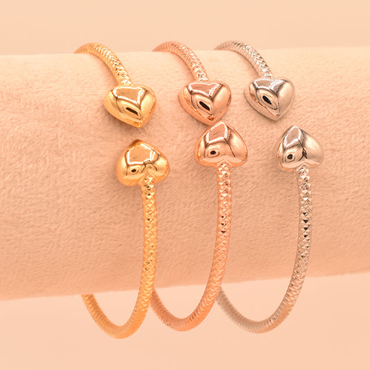 Pulsera Abierta Corazón | Tres Tonos Metálicos