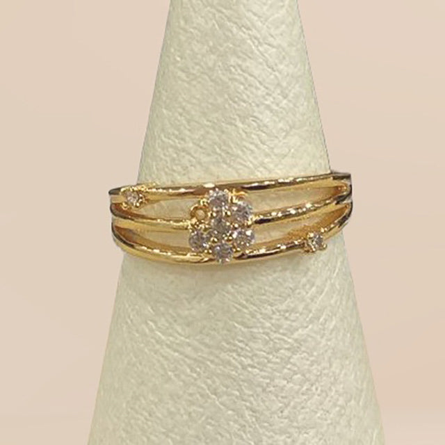 Anillo de Circones con Diseño Floral y Bandas Entrelazadas